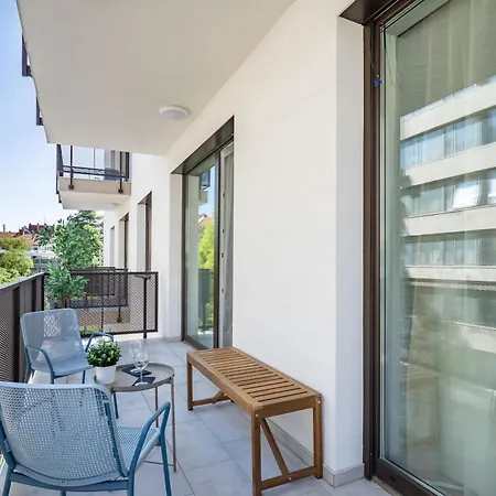 - Balcony Stylish - Bright - Comfortable Lejlighed
