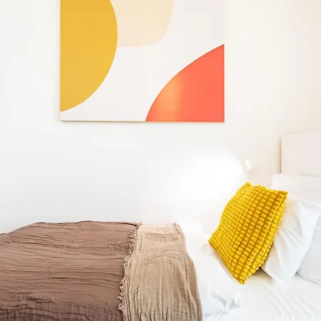 - Balcony Stylish - Bright - Comfortable Lejlighed