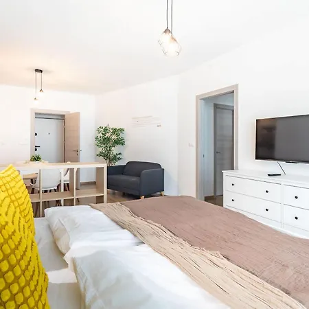 Lejlighed - Balcony Stylish - Bright - Comfortable
